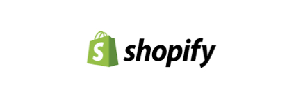 Das Logo der E-Commerce-Software Shopify. Abbildung einer minimalistischen hellgrünen Einkaufstüte von schräg vorne mit einem dicken weißen S auf ihr. Rechts daneben steht kleingeschrieben und in schwarz shopify.